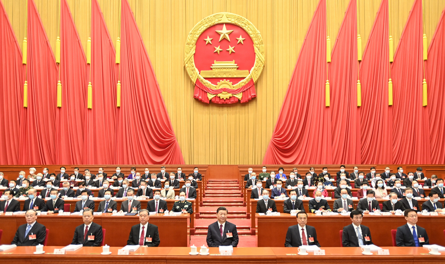 3月5日,第十三届全国人民代表大会第四次会议在北京人民大会堂开幕。党和国家领导人习近平、李克强、汪洋、王沪宁、赵乐际、韩正、王岐山等出席,栗战书主持大会。 新华社记者 李学仁 摄